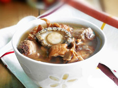 灰樹花鮑魚排骨湯