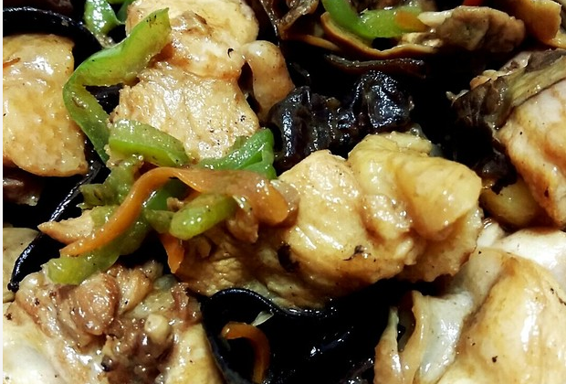 木耳鮑魚菇炒雞